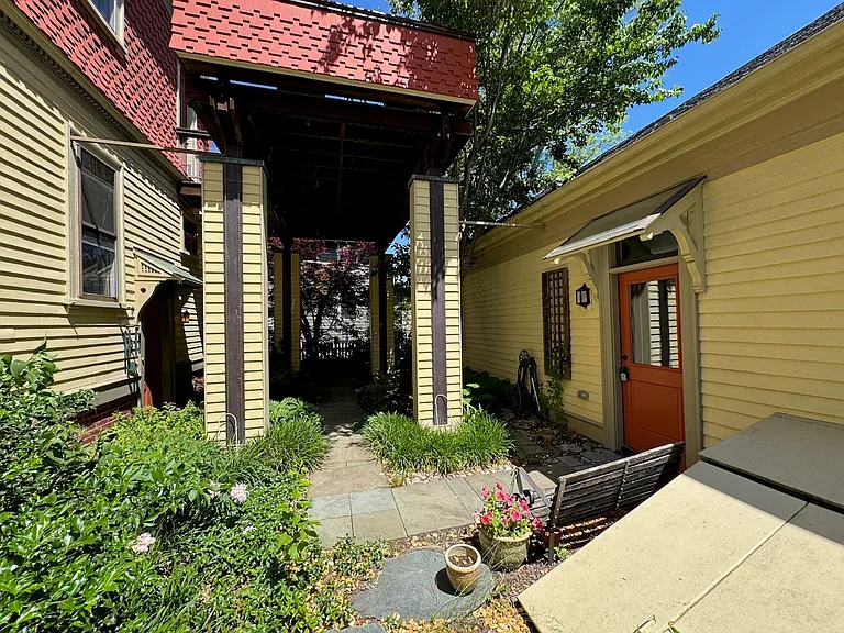 80 Dexter St #1R — Photo 6