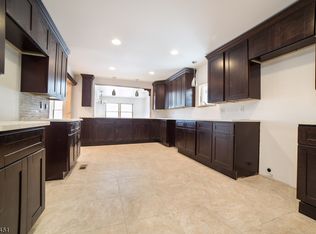 5 Mohawk Trl, Budd Lake, NJ 07828