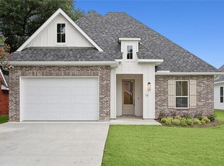 16 Canyon Ln, Saint Rose, LA 70087