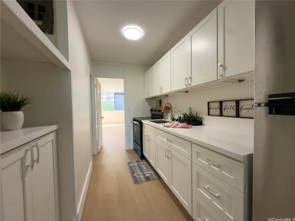 425 Ena Rd APT 607C, Honolulu, HI 96815