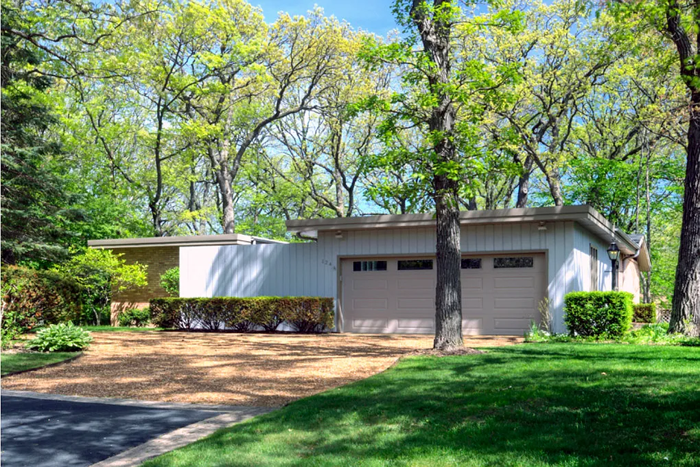124 E Louis Ave photo 1