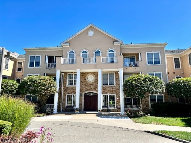 1st image of 3113 Cleveland Ln Unit 3113