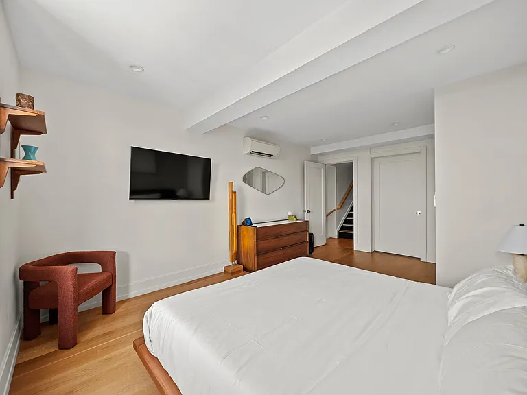 1066 Jefferson Ave #4A — Photo 13
