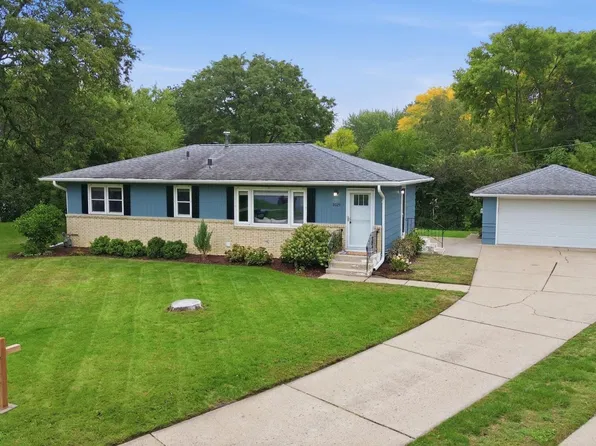 2029 Opal Pl, Eagan, MN 55122