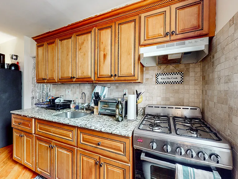 763 2nd Ave #9 — Photo 4