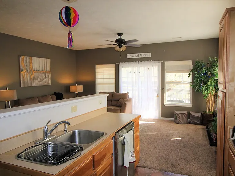 1014 Homestead Rd — Photo 8