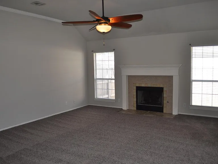 1301 W Quincy St — Photo 4