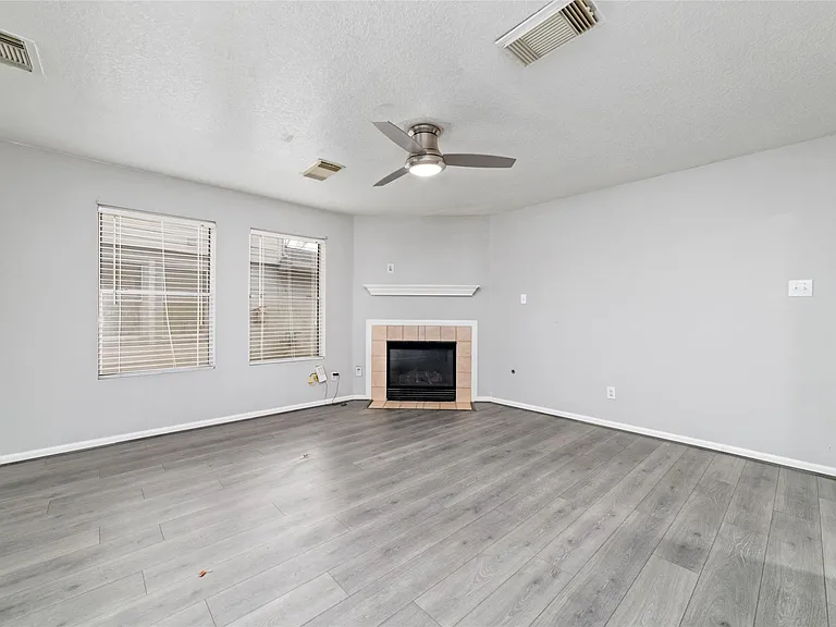 10810 Meadow Walk Ln — Photo 5