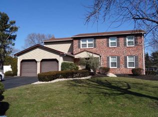 20 Cavalier Dr, Hamilton, NJ 08619