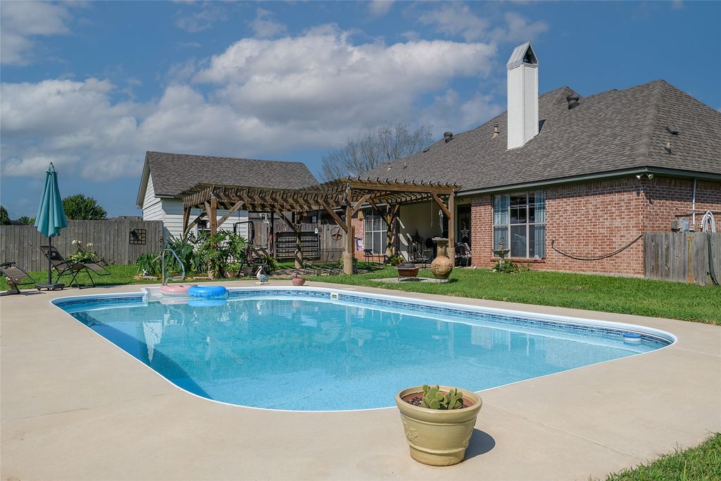 102 Beau Bridge Cir, Bossier City, LA - View 4
