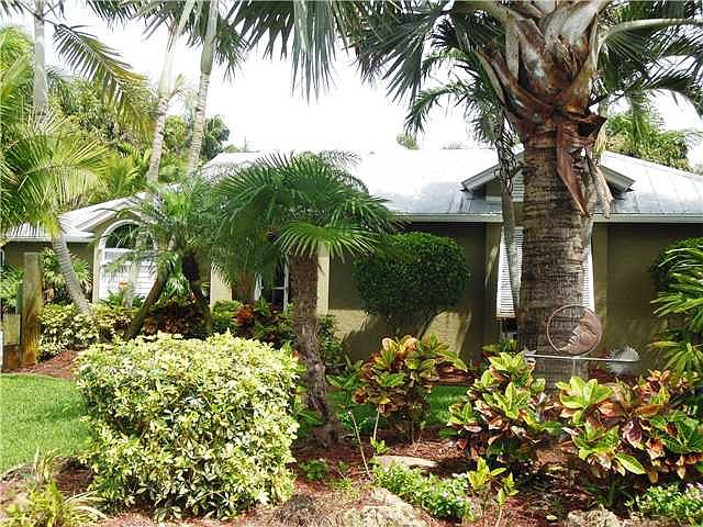 1st image of 953 SW Hunt Club Cir