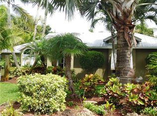 953 SW Hunt Club Cir, Palm City, FL 34990