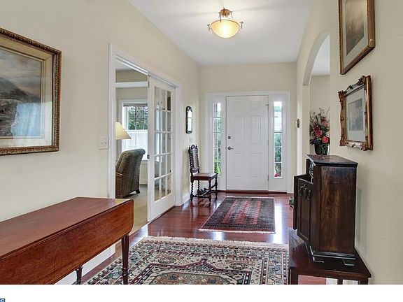 3rd image of 34 Winterberry Ln