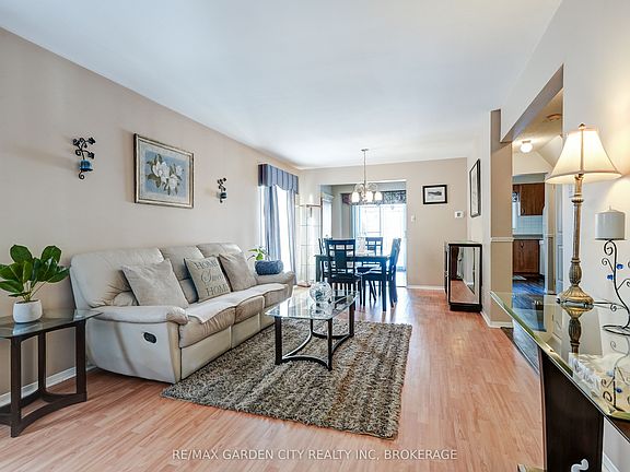 4th image of 3169 Bartholomew Cres