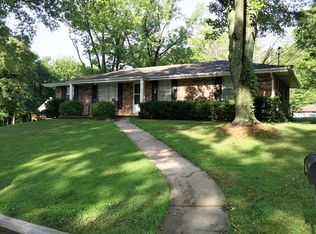 803 Air View Dr, Jefferson City, MO 65109
