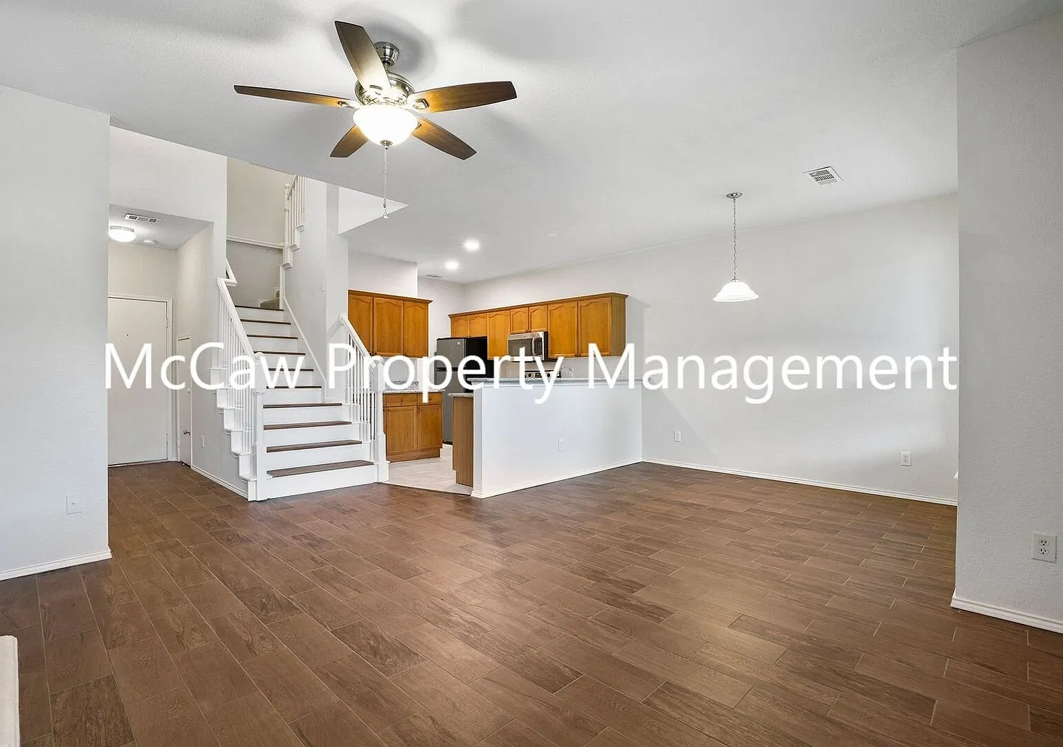 3/2.5 Townhome in Lewisville! — Photo 4
