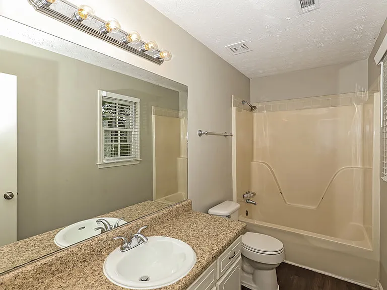465 Rosehill Dr — Photo 11