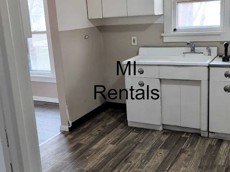 220 E Lakeview Ave — Photo 6