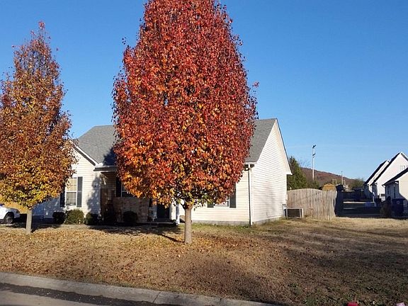 2nd image of 109 Lorien Cir