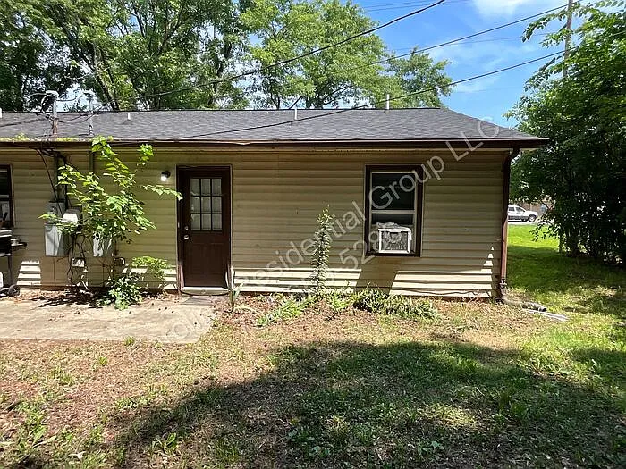 3 bed, 1.0 bath, 936 sqft, $1,195 — Photo 3