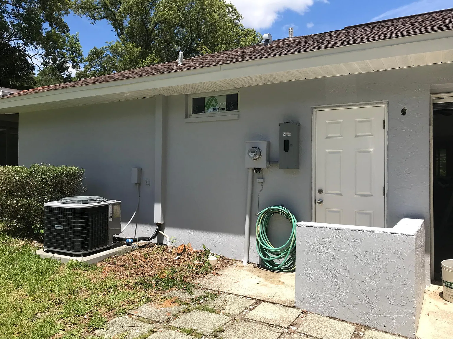 3132 Hillside Ln — Photo 3