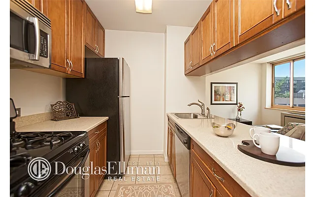 Rented by Douglas Elliman | media 3