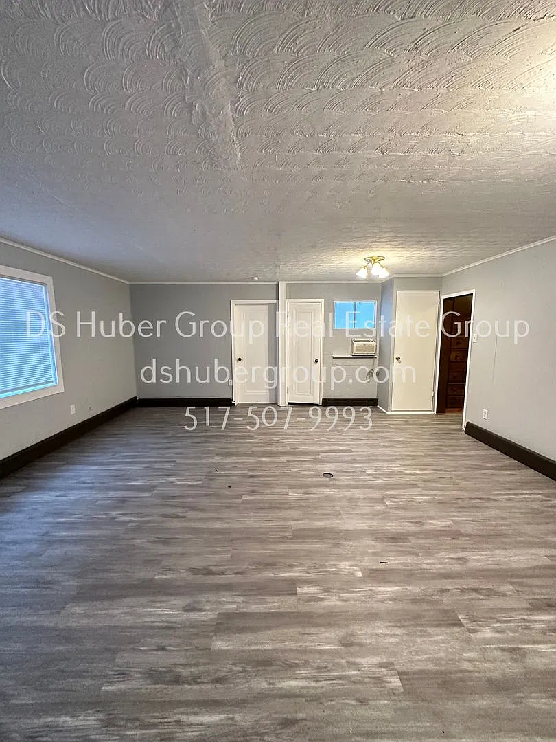 2588 Haslett East Lansing, MI 48823 — Photo 1