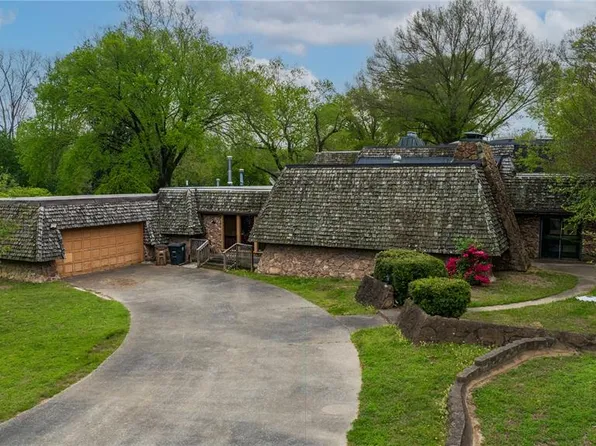 2409 Terrie Hill Rd, Cape Girardeau, MO 63701