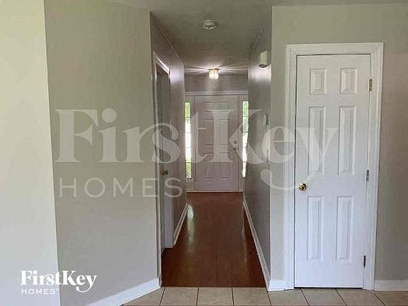 3rd image of 107 Hartine Ct