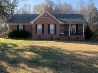3 Vera Ln, Leoma, TN 38468
