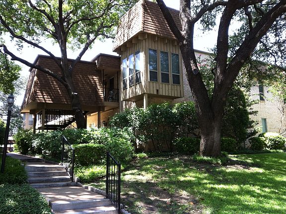 2nd image of 4320 Bellaire Dr S APT 243