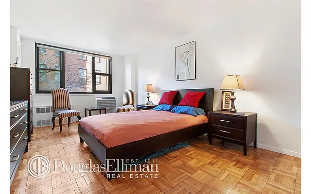 Sold by Douglas Elliman | media 15