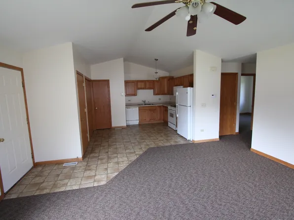 530 Johnson St, Marengo, IL 60152