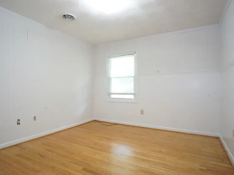 1105 Robin Rd — Photo 7