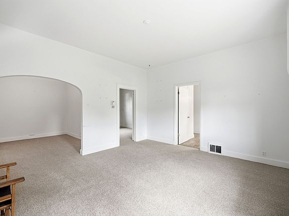 3rd image of 533 S Isabella Ct E