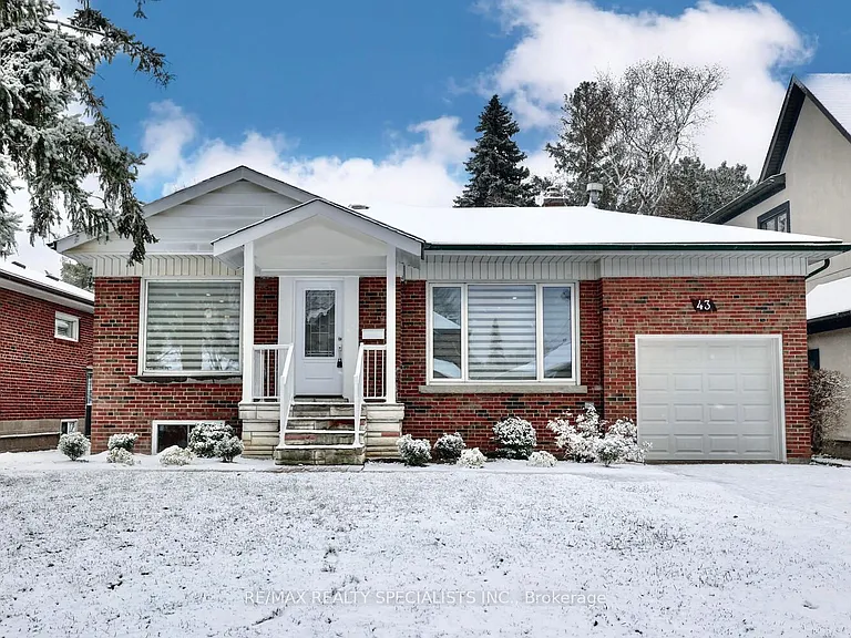 43 Firwood Cres — Photo 1