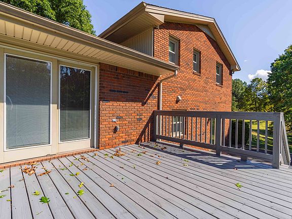 3rd image of 1385 Country Club Ln