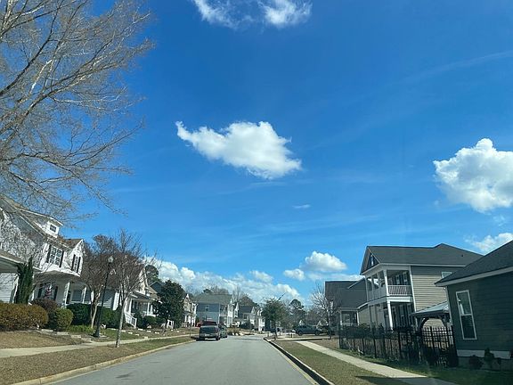 5th image of 416 Harbour Pointe Dr