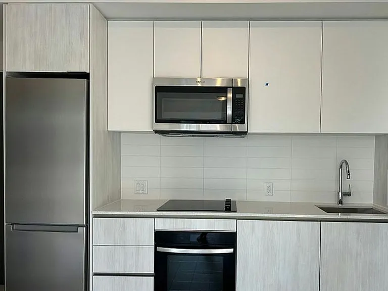 5858 Yonge St #321 — Photo 8