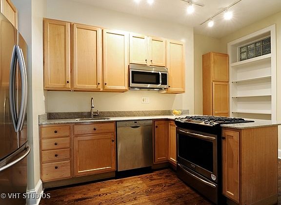 5th image of 5828 N Winthrop Ave #1N