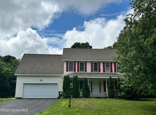 6 Chelsea Ct, Troy, NY 12182