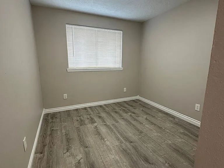 3327 Rockingham Ct NE — Photo 19