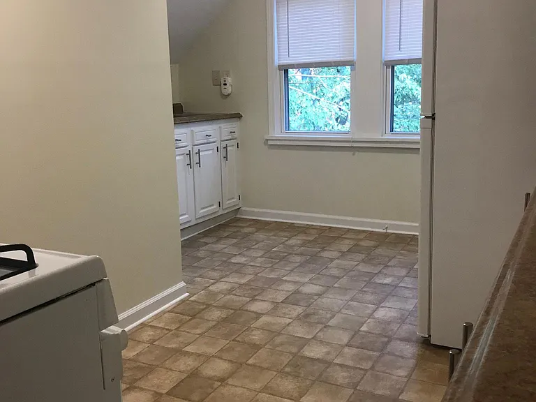 1325 Sloane Ave #3 — Photo 5