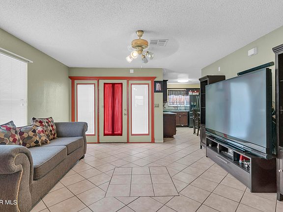 3rd image of 10433 Valle De Oro Dr