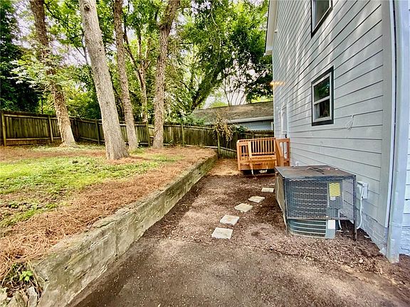 4th image of 1169 McDaniel St SW