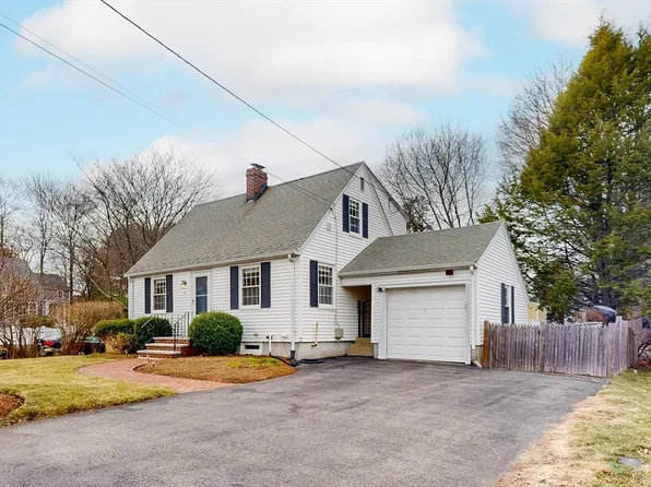 96 West St, Reading, MA 01867