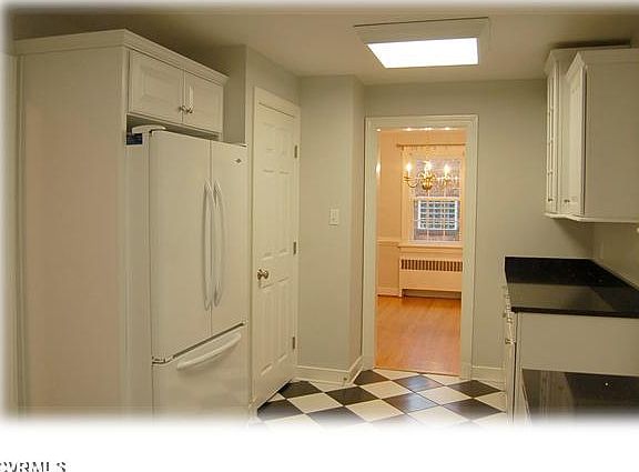 5th image of 1006 W Durwood Cres