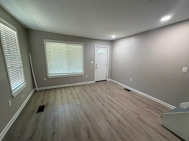 549 Josephine St — Photo 6