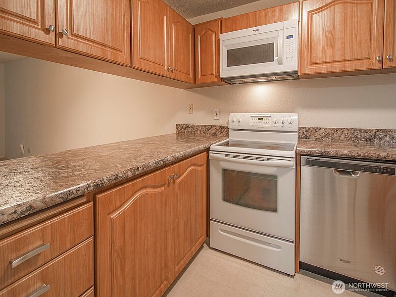 3rd image of 14527 NE 40th Street #G204