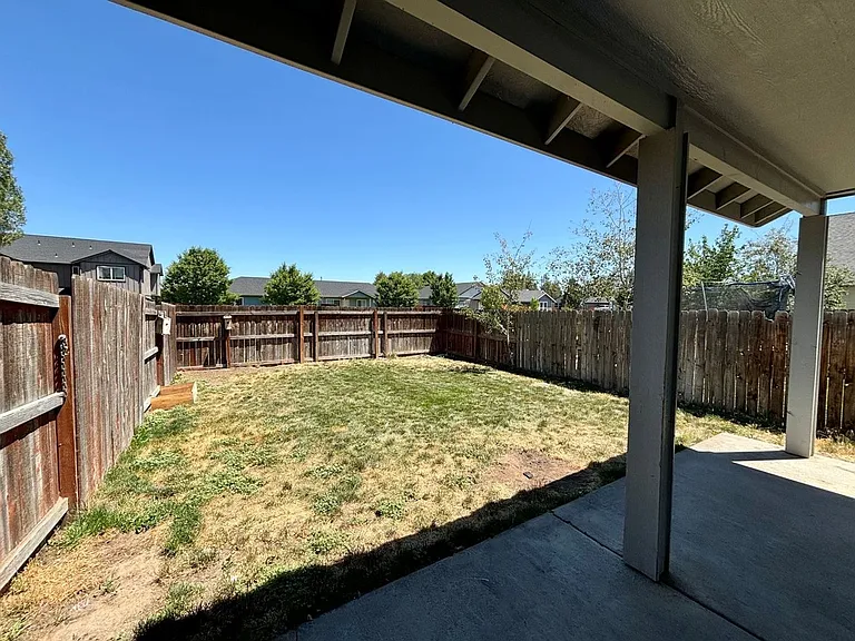 1245 & 1247 SW 27th St — Photo 15